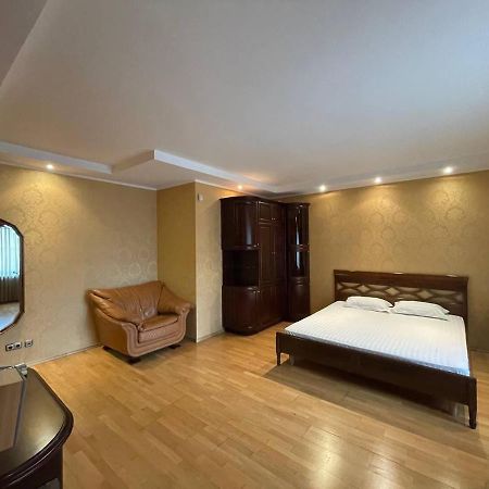 One Bedroom Kreschatik Str 4 基輔 外观 照片