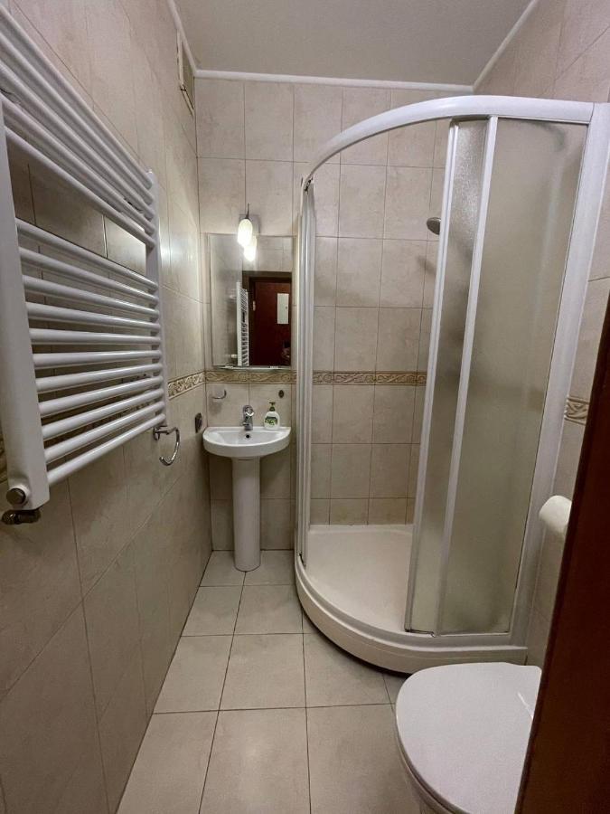 One Bedroom Kreschatik Str 4 基輔 外观 照片