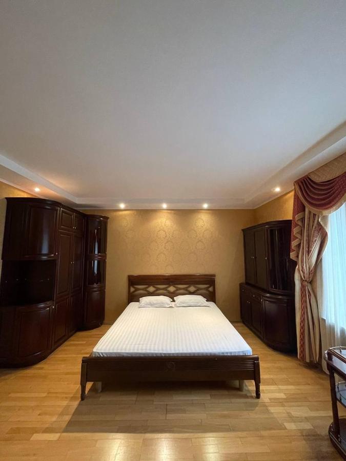 One Bedroom Kreschatik Str 4 基輔 外观 照片
