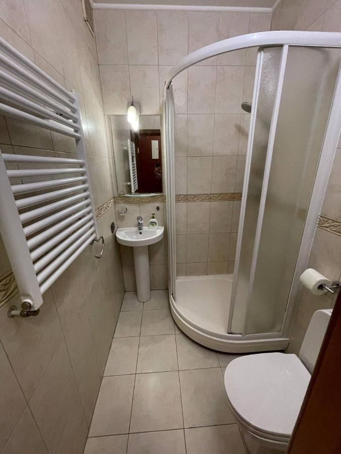 One Bedroom Kreschatik Str 4 基輔 外观 照片