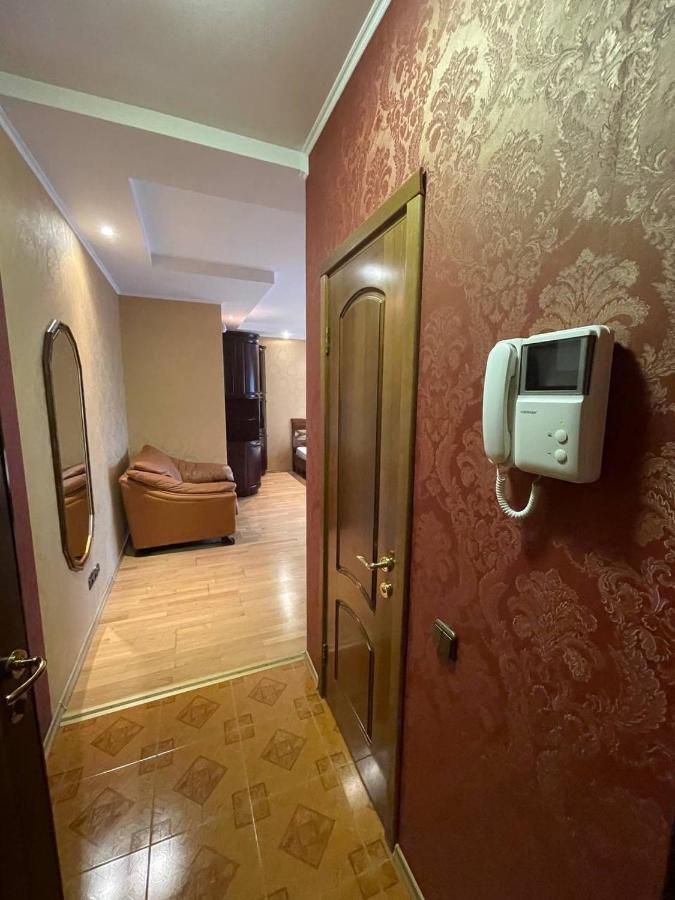 One Bedroom Kreschatik Str 4 基輔 外观 照片